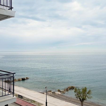 Riviera Hotel Xylokastro Exterior photo